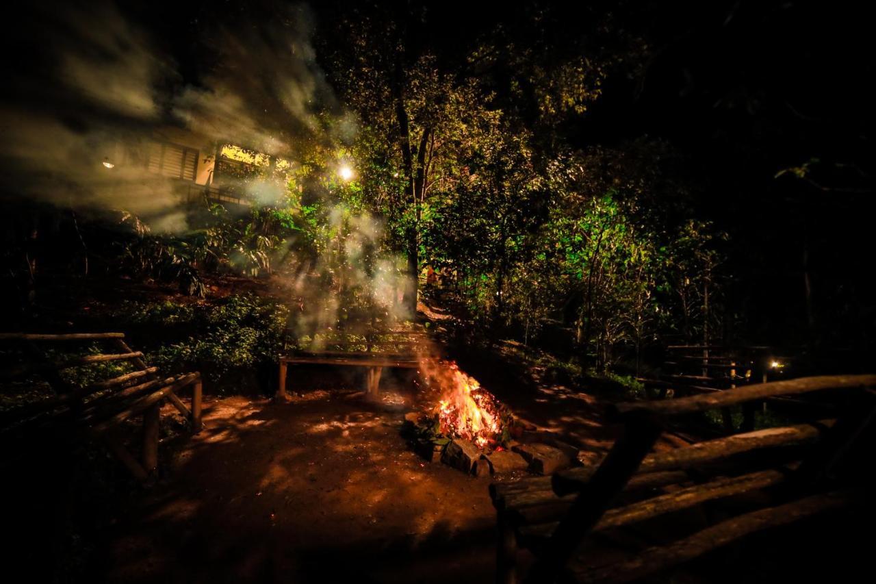 Golden Fern Resort Kanthalloor Exterior photo